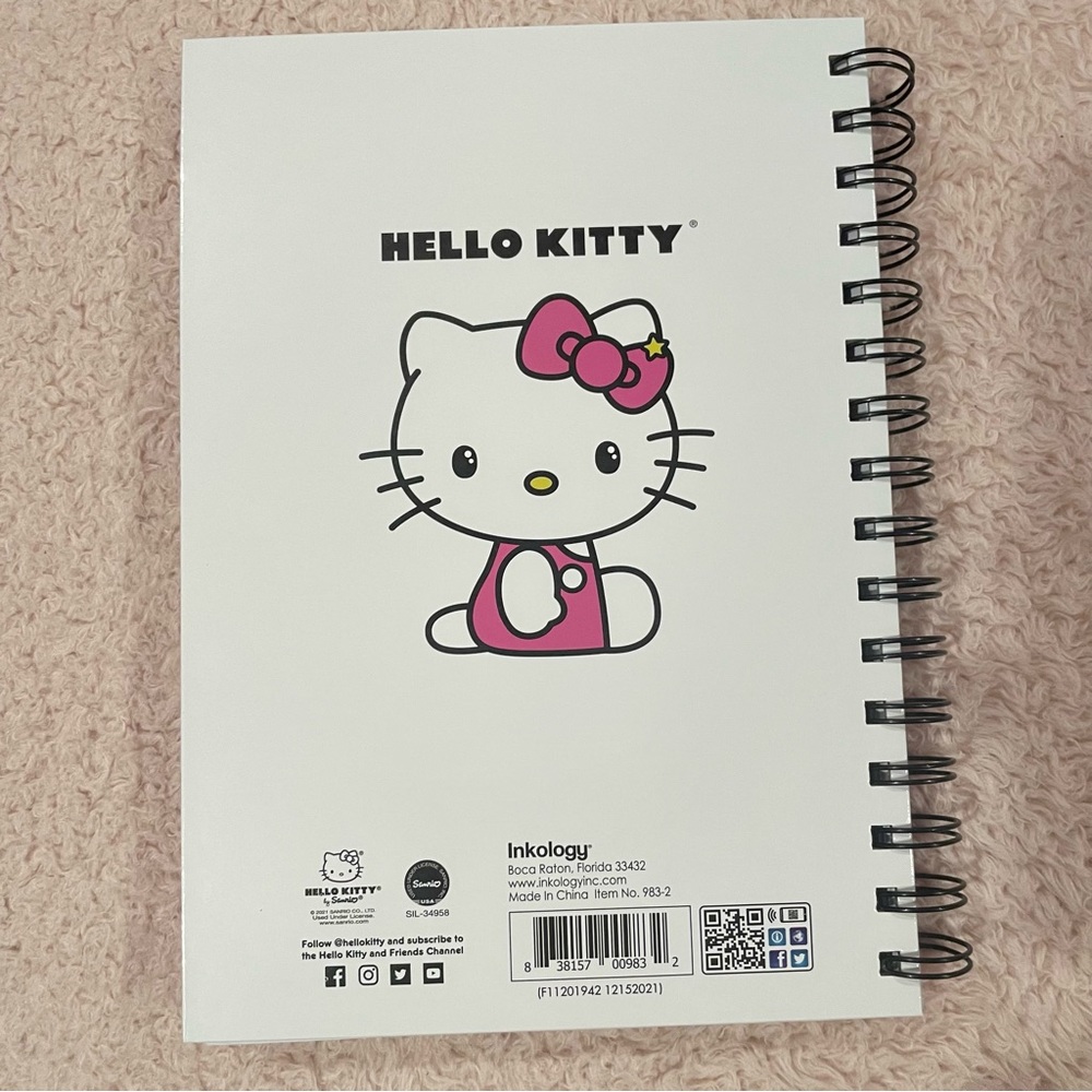 Hello Kitty Rainbow Notebook - Picture 4 of 5